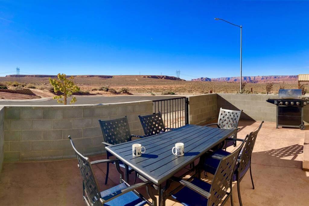 Local View Pet Friendly Boat Parking Close To Antelope Canyon Horseshoebend Page Exterior foto